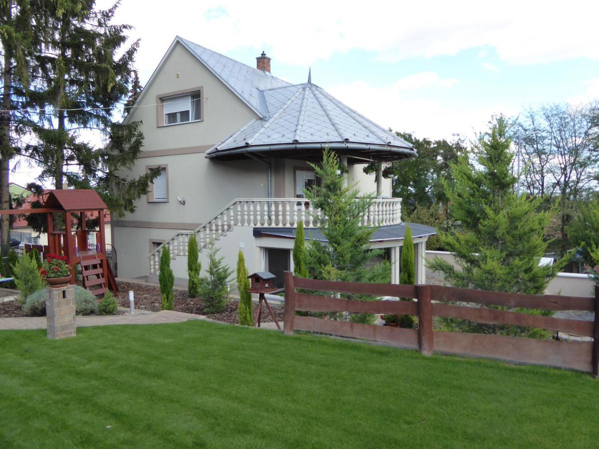 Belvarosi Nemes Apartmanhaz Szekszárd Exterior foto