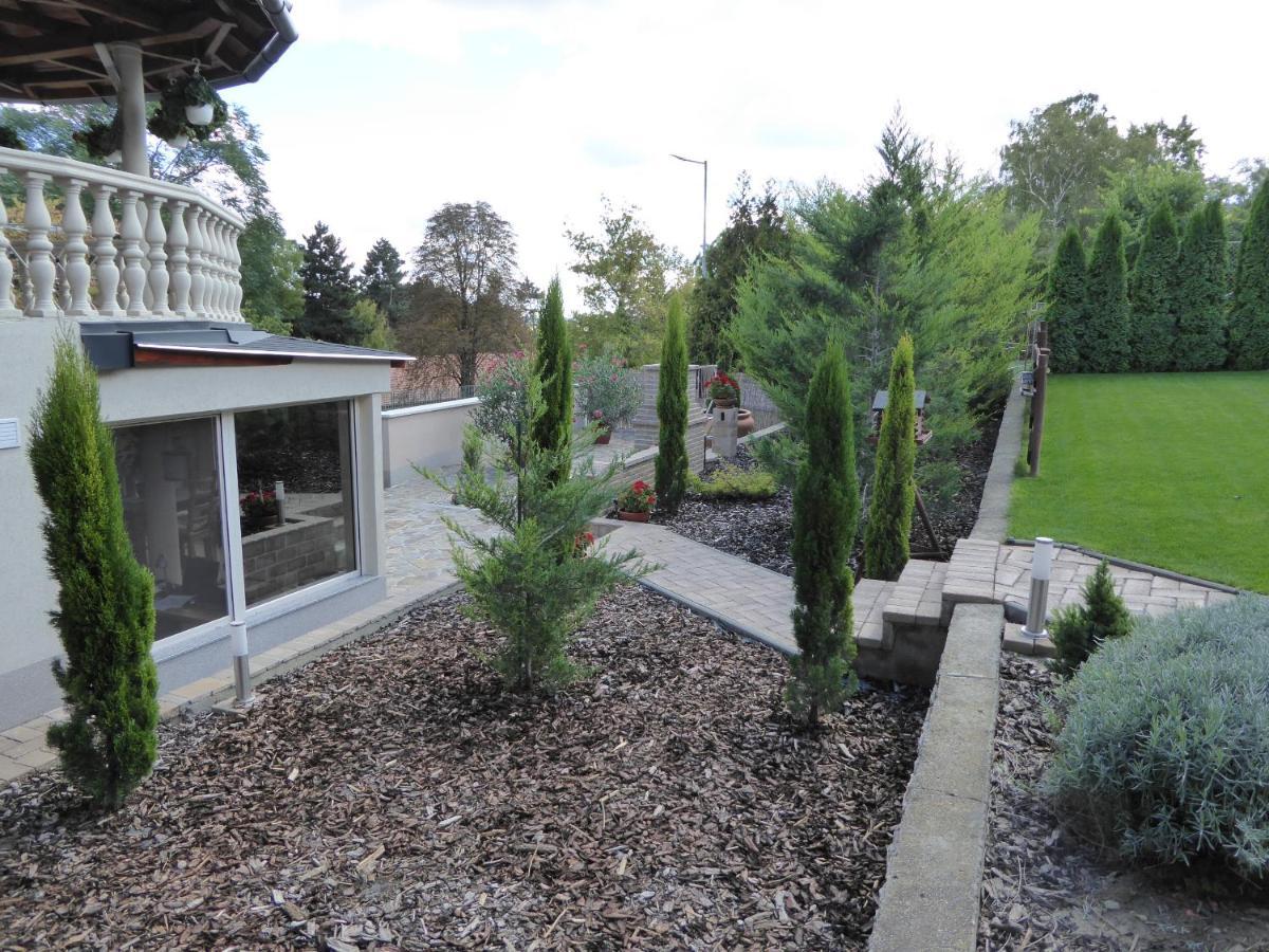 Belvarosi Nemes Apartmanhaz Szekszárd Exterior foto