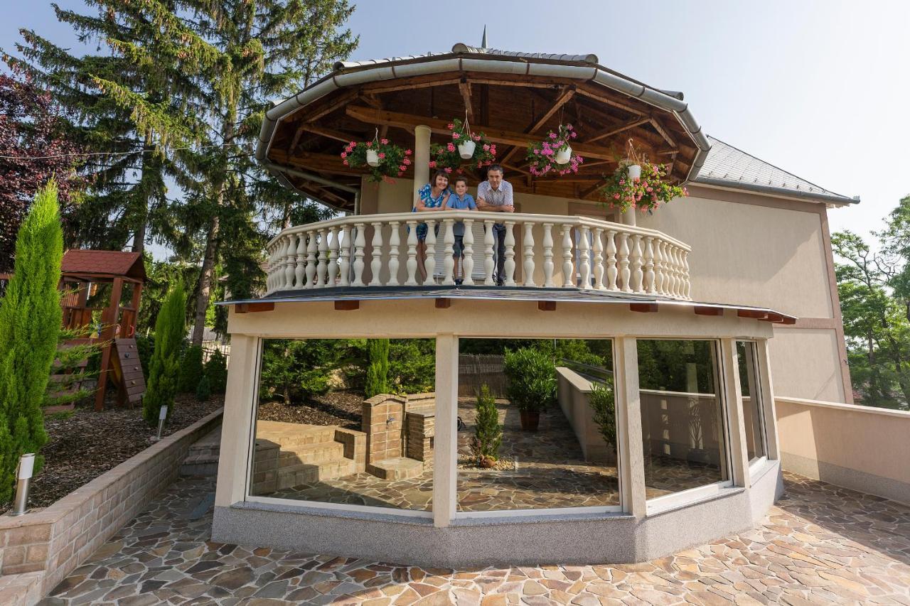 Belvarosi Nemes Apartmanhaz Szekszárd Exterior foto