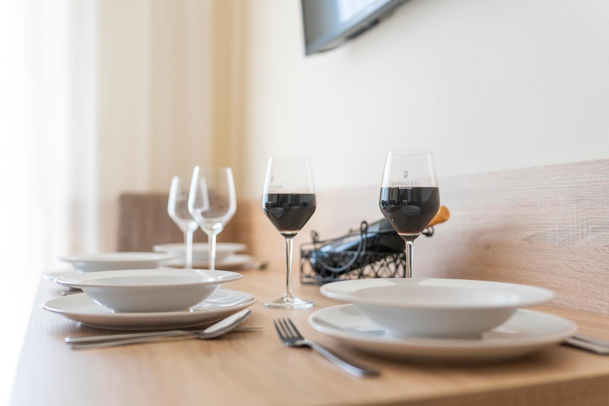 Belvarosi Nemes Apartmanhaz Szekszárd Exterior foto