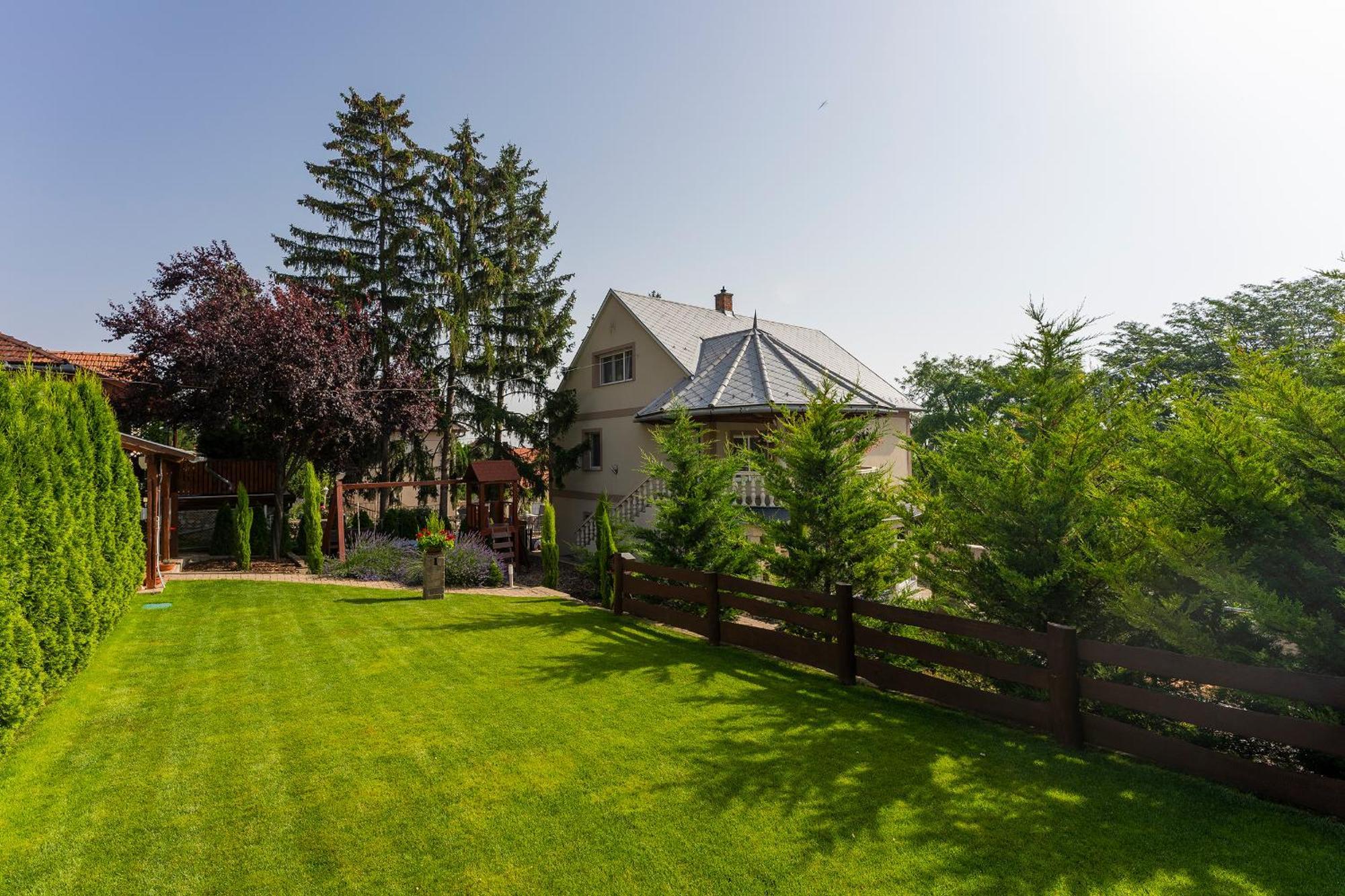 Belvarosi Nemes Apartmanhaz Szekszárd Exterior foto