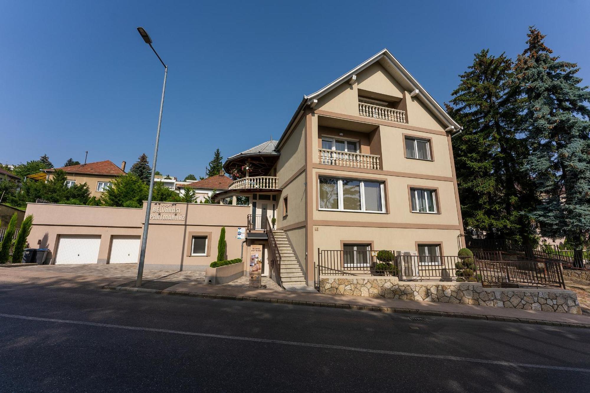 Belvarosi Nemes Apartmanhaz Szekszárd Exterior foto