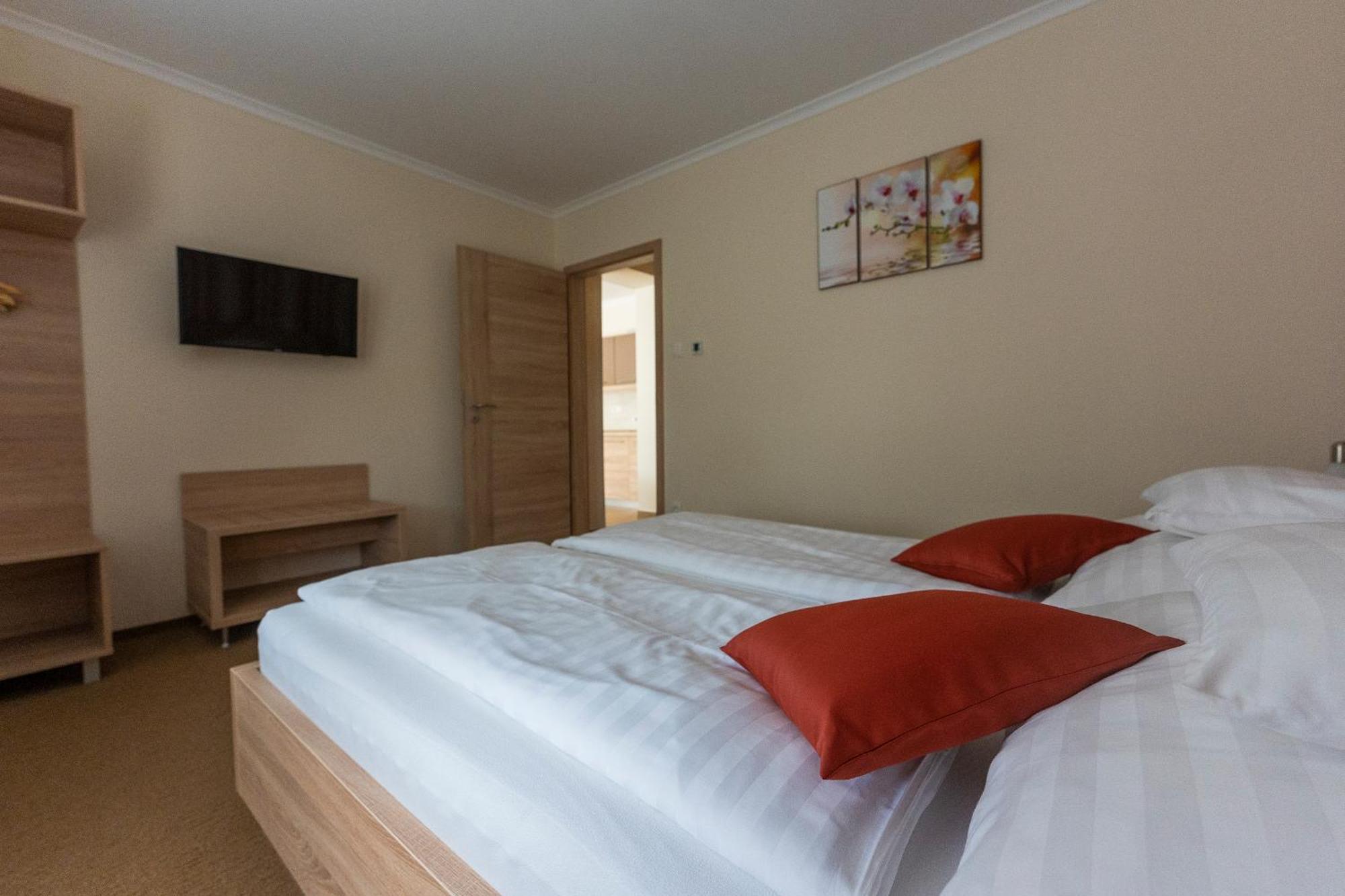Belvarosi Nemes Apartmanhaz Szekszárd Exterior foto