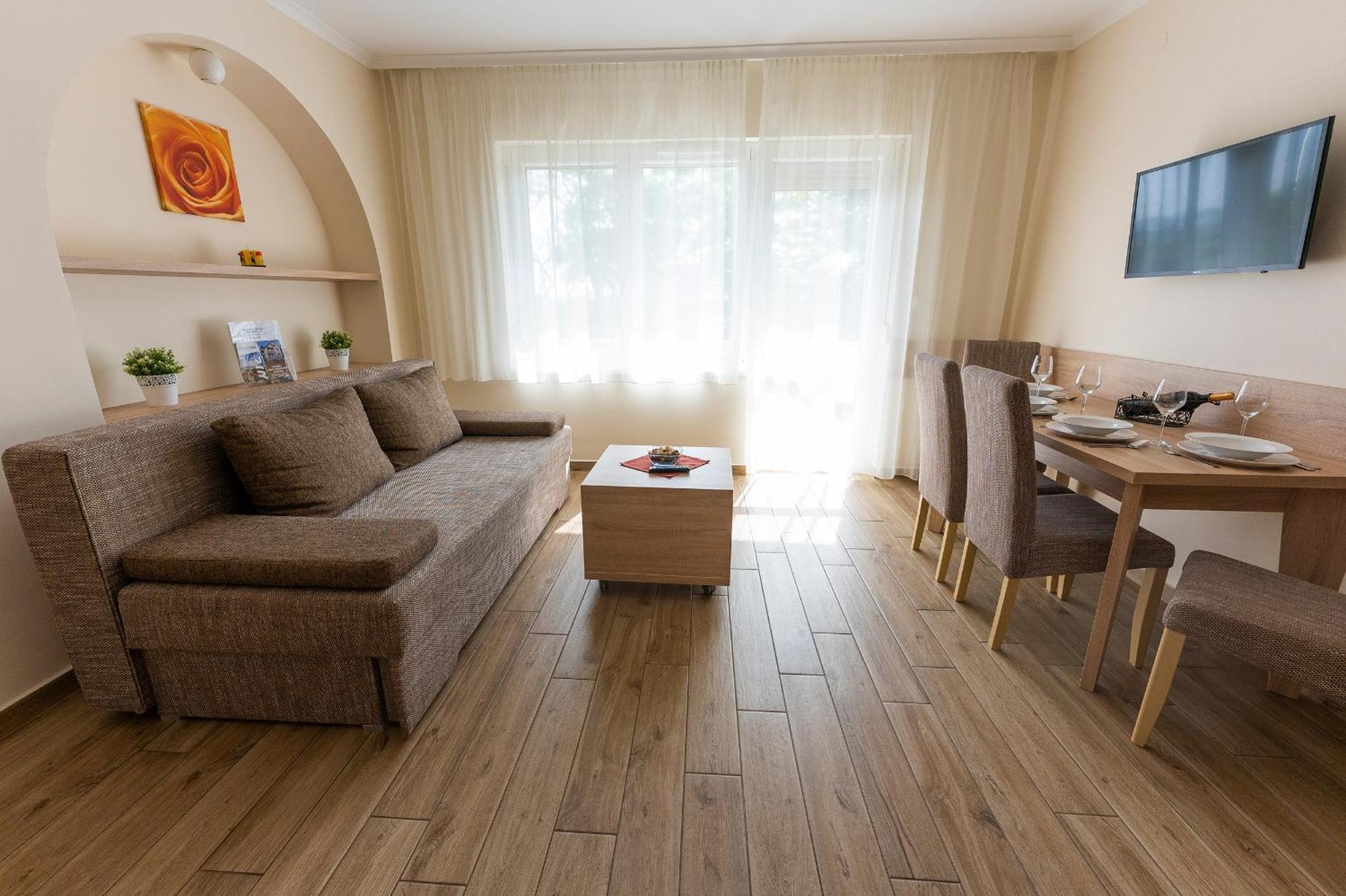Belvarosi Nemes Apartmanhaz Szekszárd Exterior foto